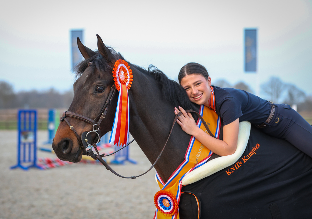 Cindy Kosse met MSH Mickey. Foto © Ashley Claus.