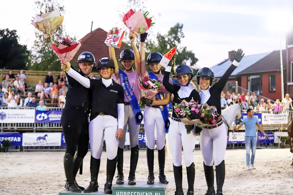 De drie beste duo's op het podium. Foto © Loes Wielheesen.