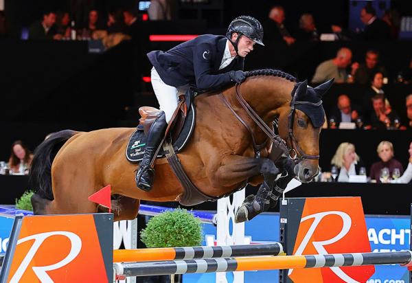 Foto Hessel Hoekstra met VDL Mindset ES © Wil Smeets.