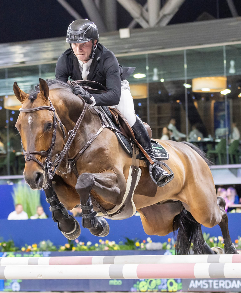 Foto Hessel Hoekstra met Comthago VDL © Ashley Claus.