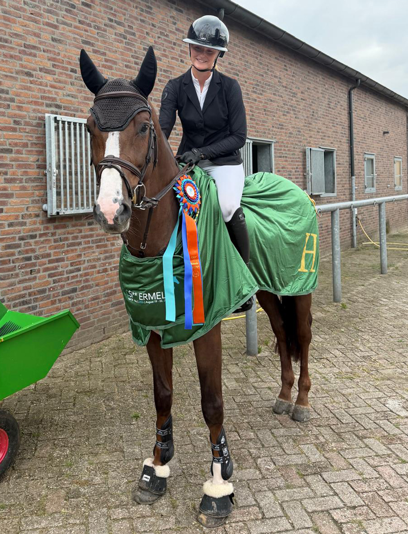 Jessie Wiefferink met New Pleasure VDL.