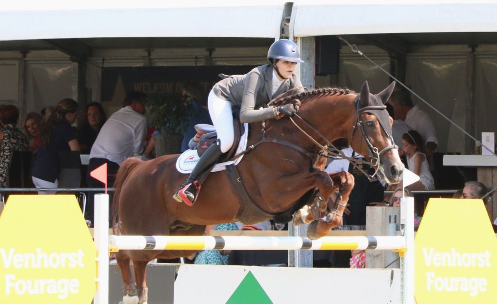 Meike Zwartjens met Twister de la Pomme