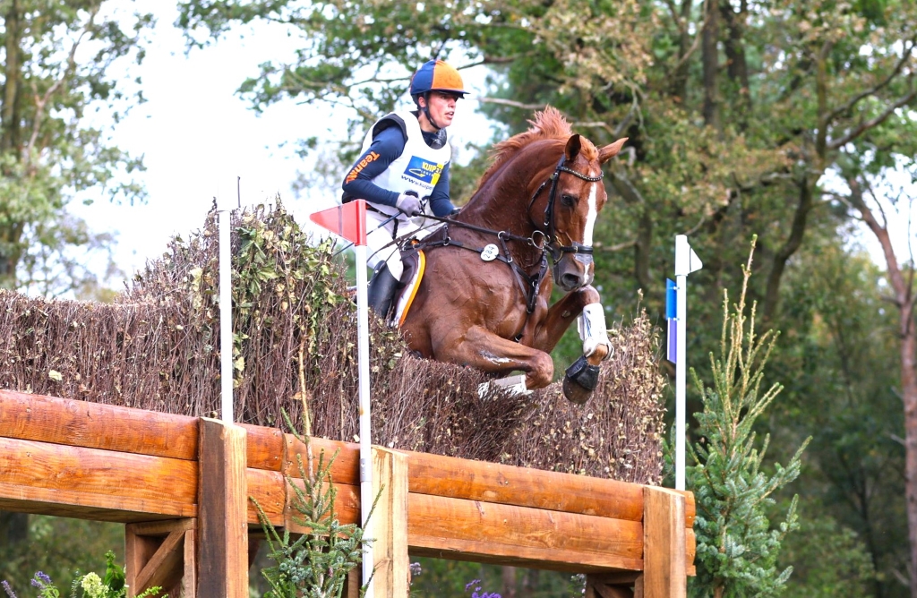 Mderel Blom verzorgt een clinic eventing. Foto © Ashley Claus.